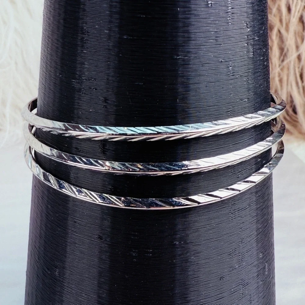 Vintage Silvertone bohemian chic cuff bracelet